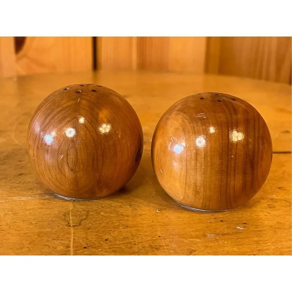 Salt And Pepper Shakers Crosby Minnesota Souvenirs Wood (6837)